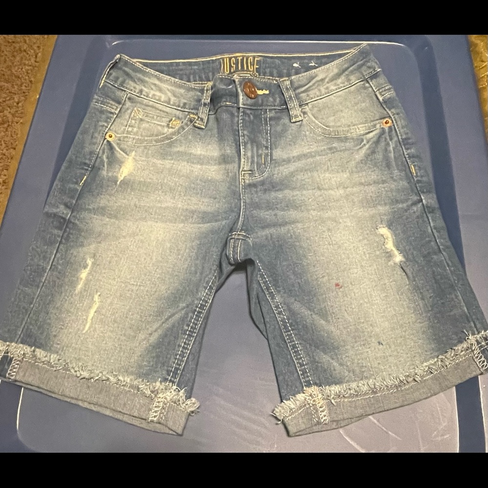 Girls Justice light wash jeans shorts size 8